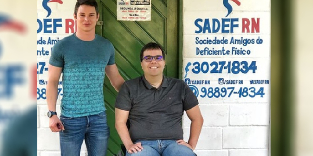 Vítima de homofobia vence ação e doa indenização para instituições
