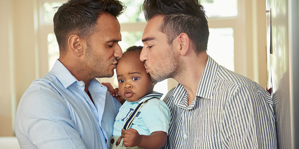 Nueva Ley Prohíbe Dar Niños en Adopción a Parejas del Mismo Sexo en Honduras