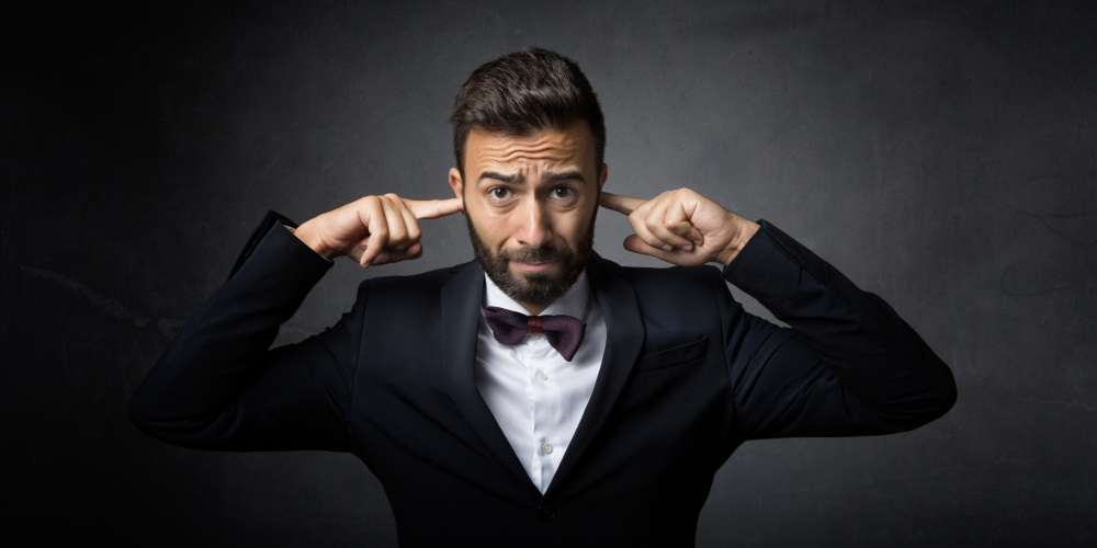 10 músicas que NUNCA devem ser tocadas em um casamento gay
