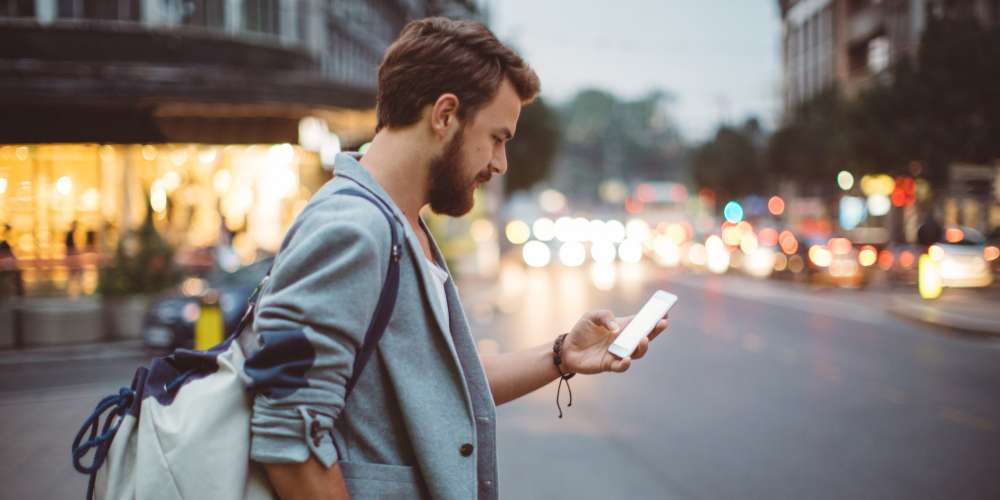 4 Questions to Ask Yourself If Guys Aren’t Replying to You on Gay Apps