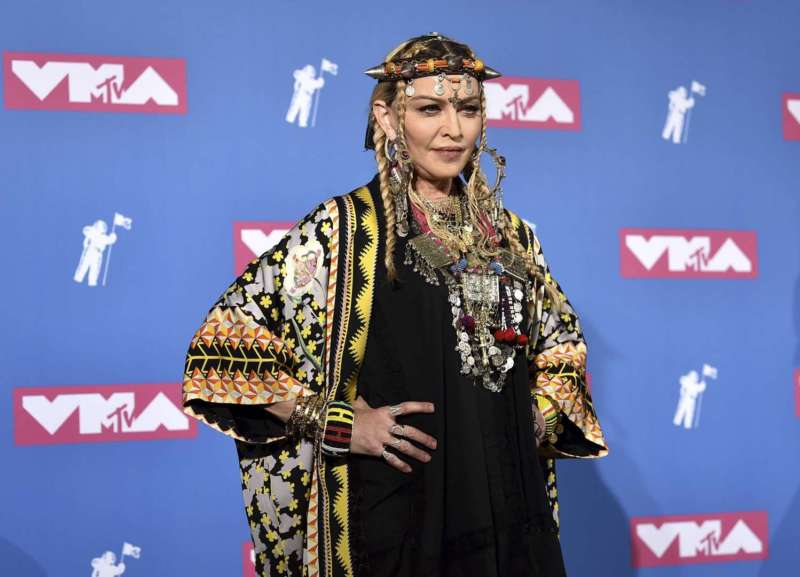 Madonna VMAs red carpet