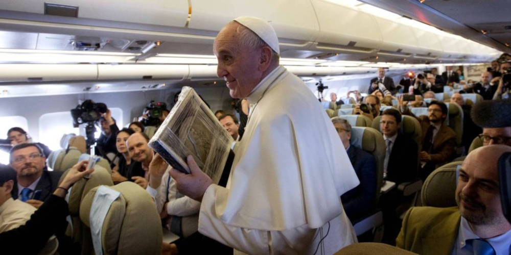 Papa Francisco recomenda psiquiatra para tratar homossexualidade detectada na infância