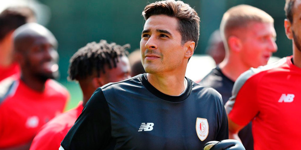 Memo Ochoa Luce Más Sexy que Nunca con este Nuevo Look y las Redes Sociales Enloquecen