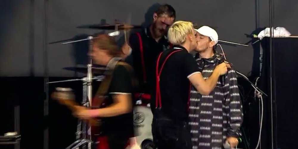 Straight Guys Kissing Is Officially Our Favorite Way to Protest Nazis