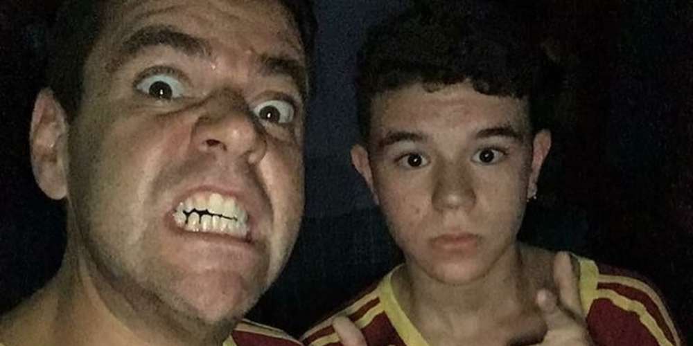 Pai defende filho gay que saiu em passeata contra Bolsonaro e viraliza na web