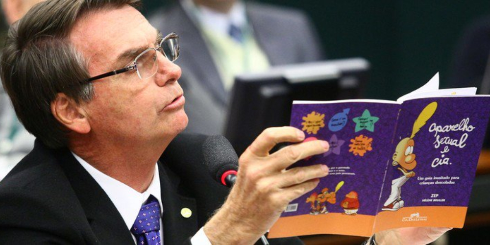 TSE determina remoção de vídeos de Bolsonaro falando sobre falso kit gay na internet