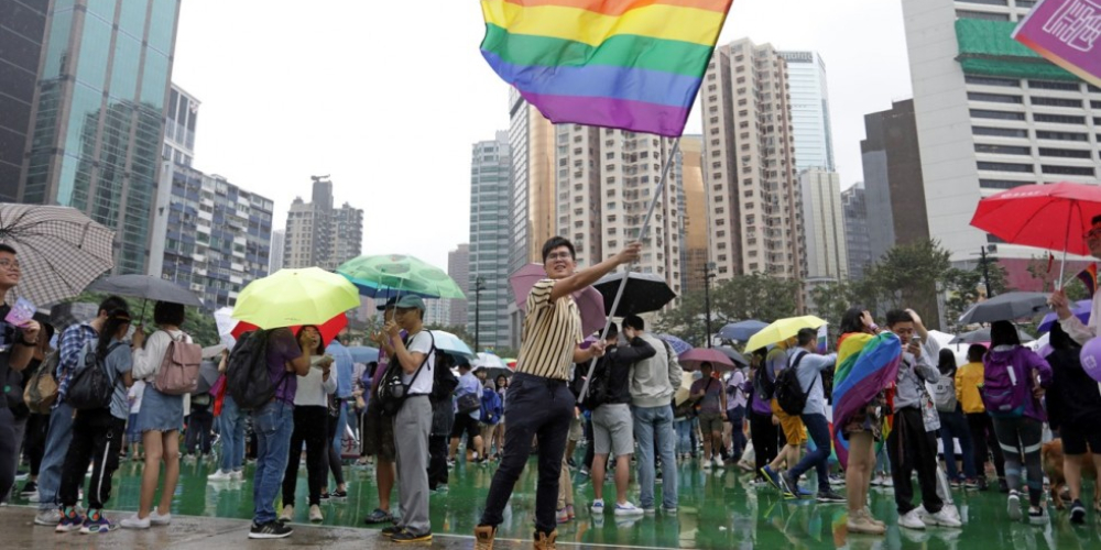 Escritora chinesa é condenada por publicar livro erótico gay