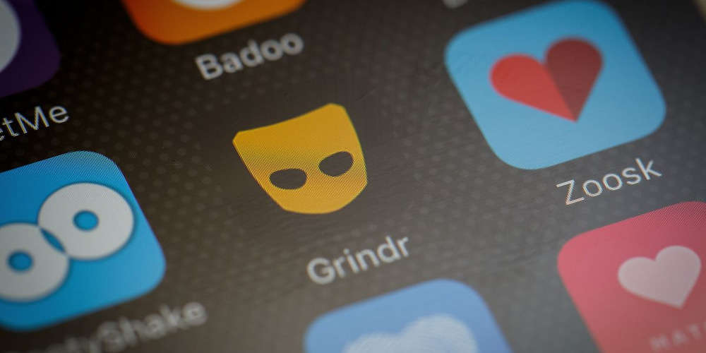 Grindr licencie tou.te.s les employé.e.s de son média, « Into »