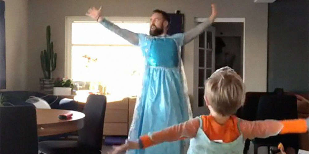 L’adorable vidéo d’un père qui danse avec son fils sur « Let it go »