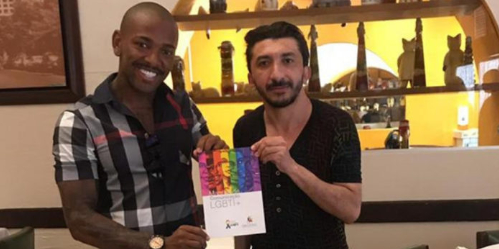 Nego do Borel visita casa de acolhimento a trans na tentativa de reverter má fase