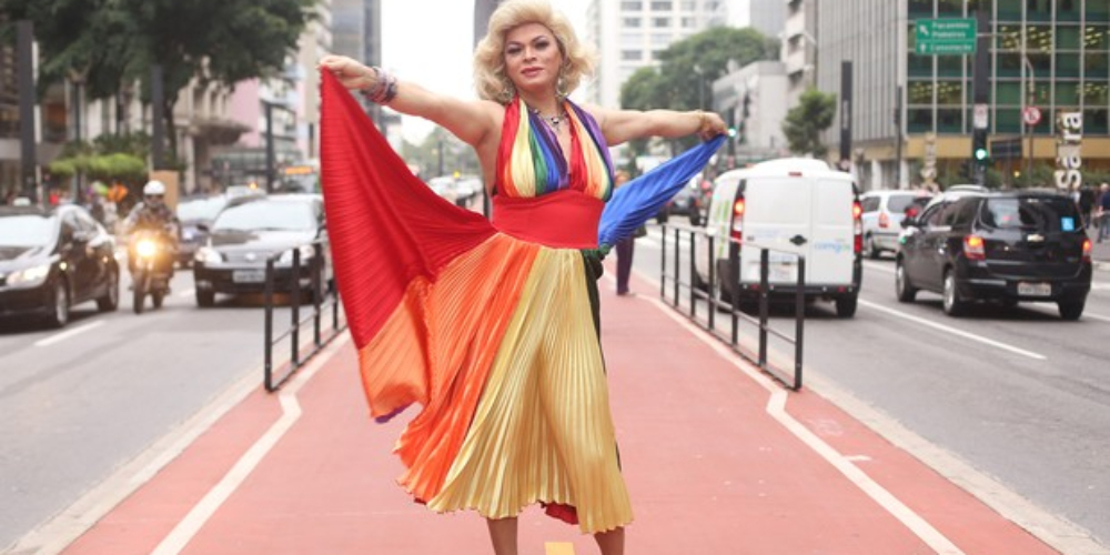 Salete Campari agita pré-carnaval em seu trio elétrico em São Paulo