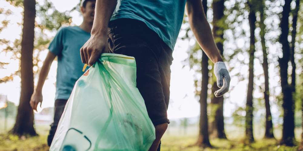 The Latest Social Media Craze, the #TrashTag Challenge, Is Actually Commendable