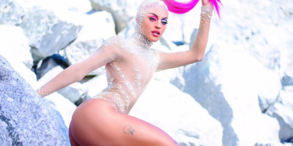Flashmob de Pabllo Vittar com 40 dançarinos bomba em Nova York