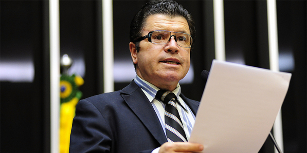 Victório Galli, assessor de Bolsonaro, é condenado em R$ 100 mil por homofobia
