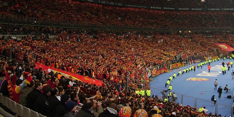Chants homophobes: la Préfecture du Pas de Calais saisit le procureur après le match Lens-Valenciennes
