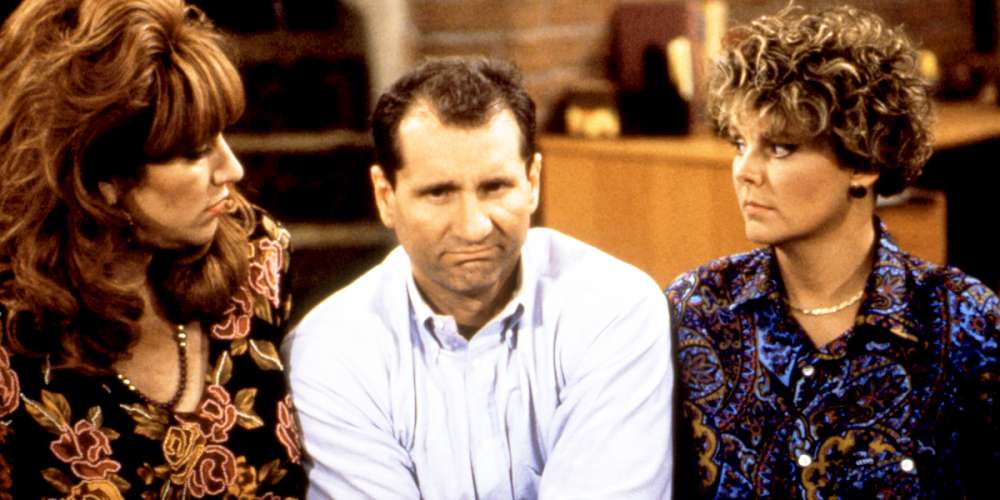 The Gayest Episode of ‘Married… With Children’ Introduced Marcy’s Lesbian Lookalike Cousin