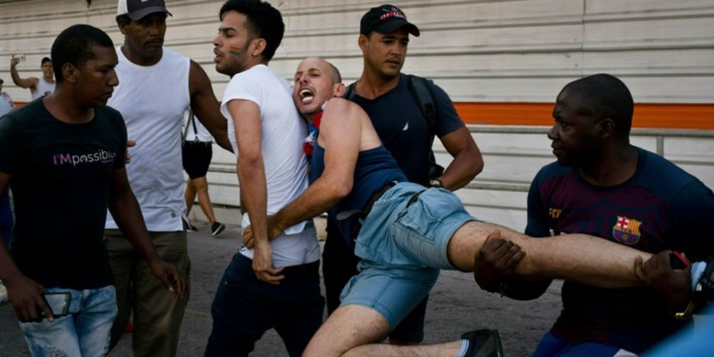 Polícia cubana cancela parada LGBT e prende ativistas