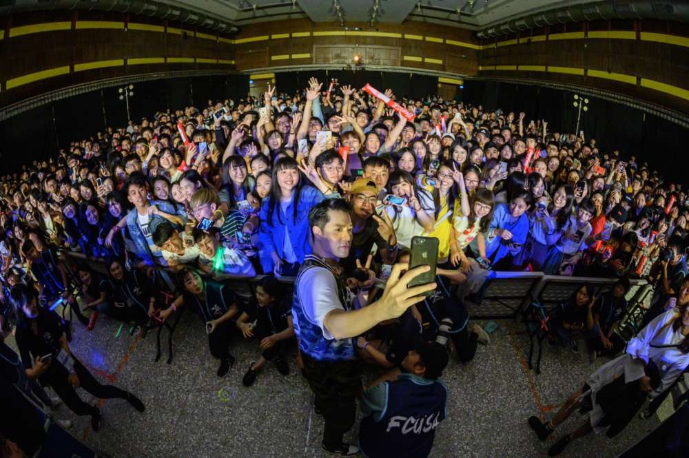 天菜周湯豪《帥到分手》睽違2年再攻校園 嗨爆台中逢甲大學全力炸一波