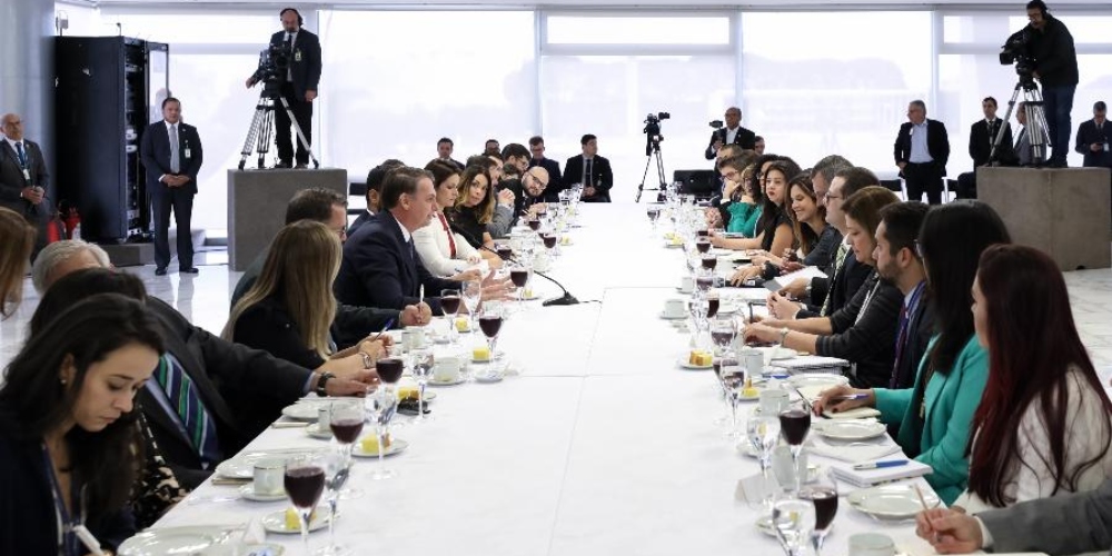 Bolsonaro diz que decisão de crime de homofobia dificultará emprego a homossexuais