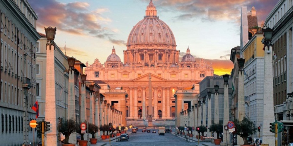 Livro escancara orgias gays no Vaticano e afirma que maior parte dos cardeais é gay