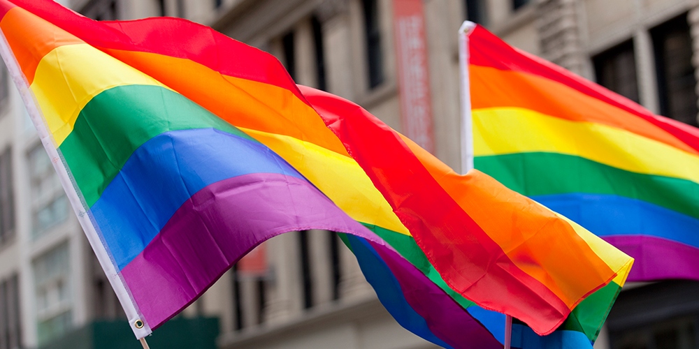É crime sim: Podcast Fora do meio discute o crime de LGBTfobia