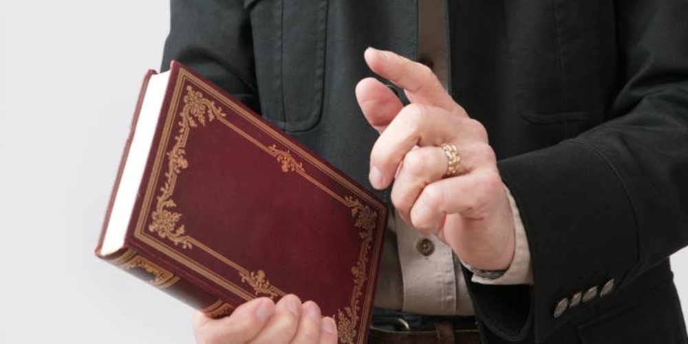 Pastor alega que praticava sexo oral em homens para tirar o demônio de seus corpos
