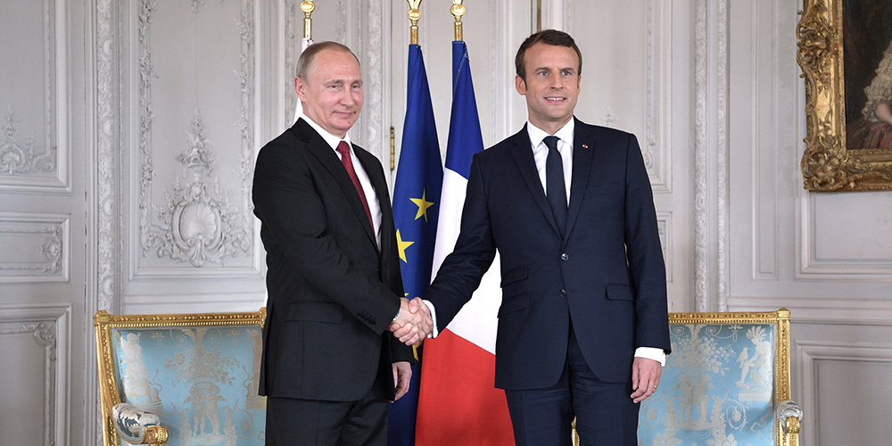 Rencontre Macron-Poutine: Le président français parlera-t-il des droits LGBT?