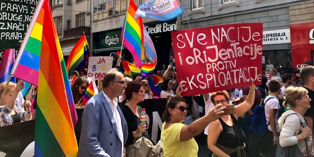 Plus de 2000 manifestant.e.s à la première Pride de Sarajevo