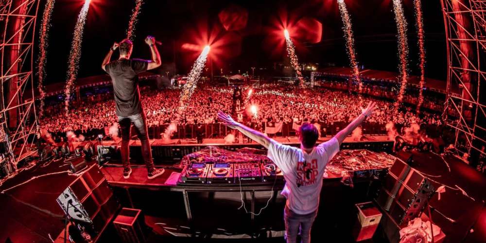 英國電音盛宴Creamfields奶油田三度空降台灣,邀請「流行電音神團」The Chainsmokers(老菸槍雙人組)上陣!