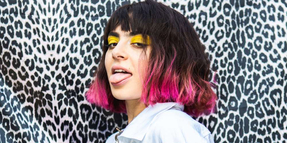 Мы устанем перечислять количество звёзд в новом альбоме от Charlie XCX — «Charlie»