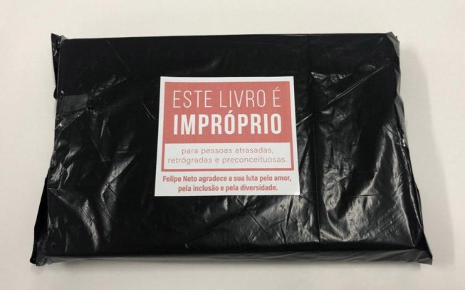Deputada evangélica distribui livros LGBTfóbicos