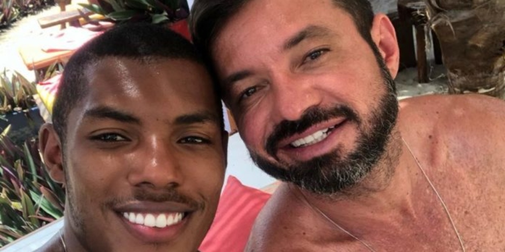 Marido de prefeito sofre homofobia ao usar camisa do Corinthians nas redes sociais