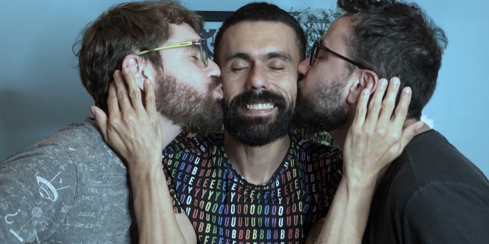 Bixa Velha: Bocast traz episódio com discussão sobre as dificuldades do LGBT de meia idade