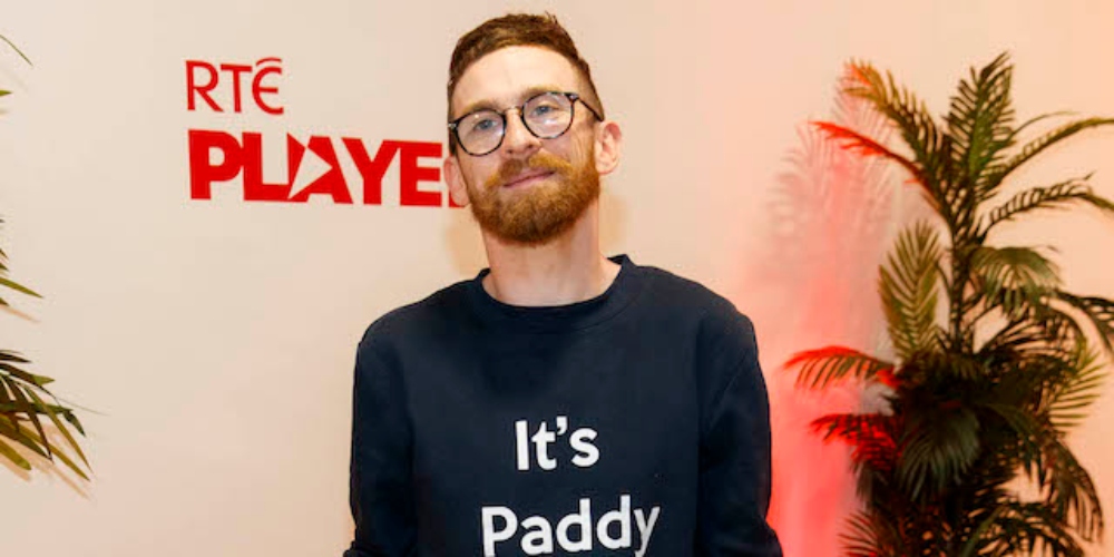 Paddy Smyth, gay com paralisia cerebral, vence reality show britânico