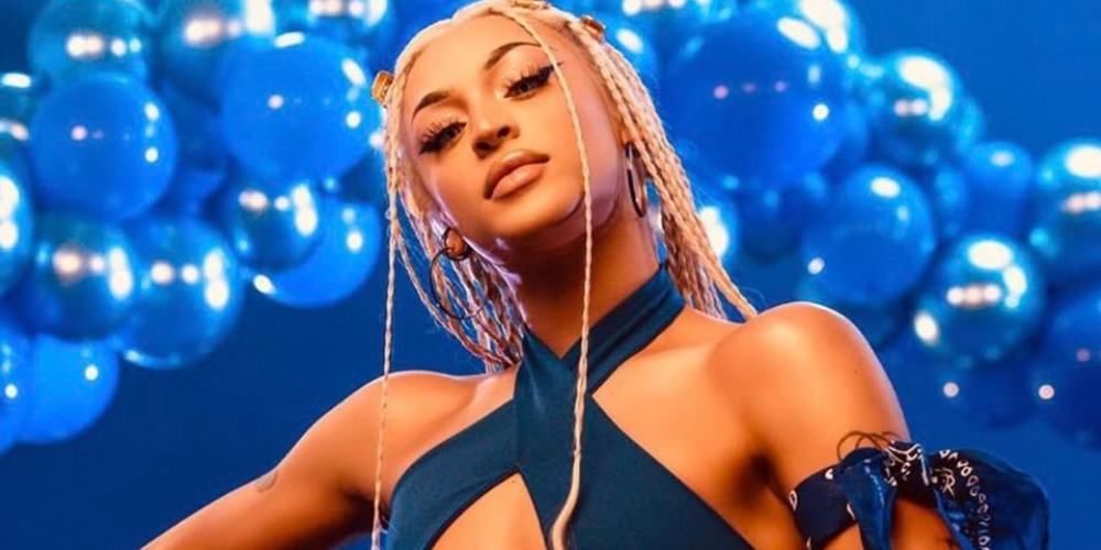 Pabllo Vittar reclama de ‘censura seletiva’ em clipe de ‘Parabéns’ após restrição de idade no YouTube