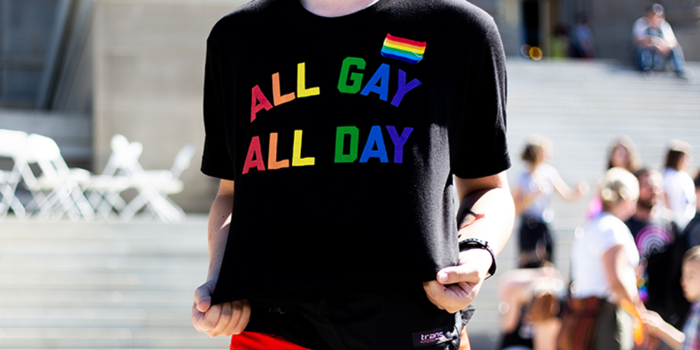 Número de pessoas que se identificam como lésbicas, gays ou bissexuais no Reino Unido bate recorde