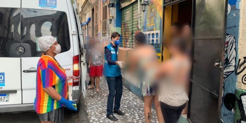 Prefeitura carioca distribui cestas básicas para LGBTs carentes