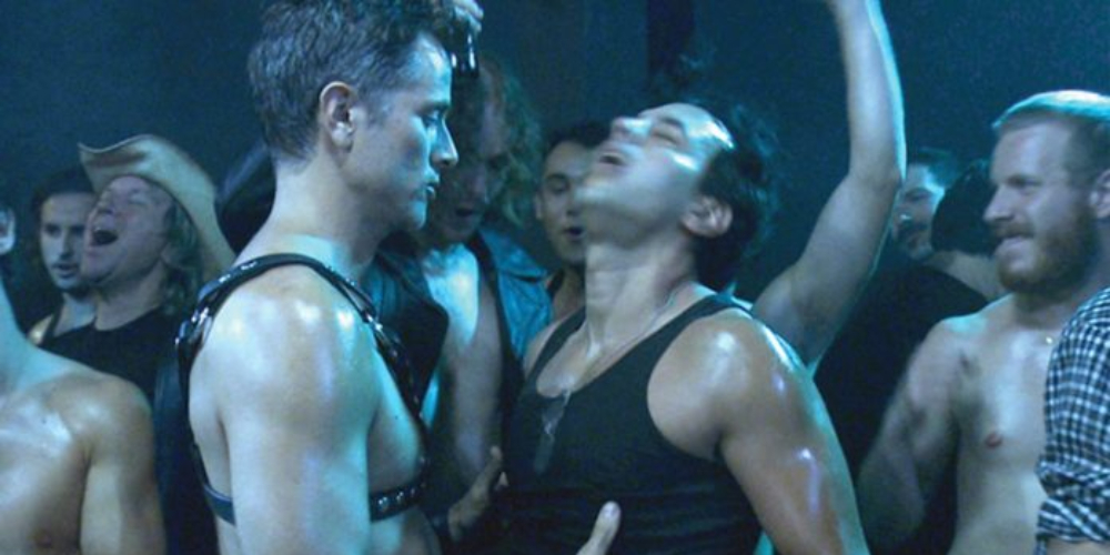 Boate de sexo gay faz festa online e reúne mais de 3 mil homens