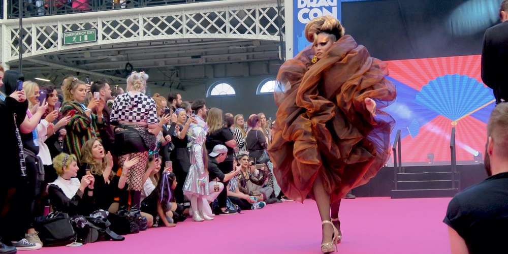 RUPAUL首次線上DRAGCON將在本週末向全球播出!