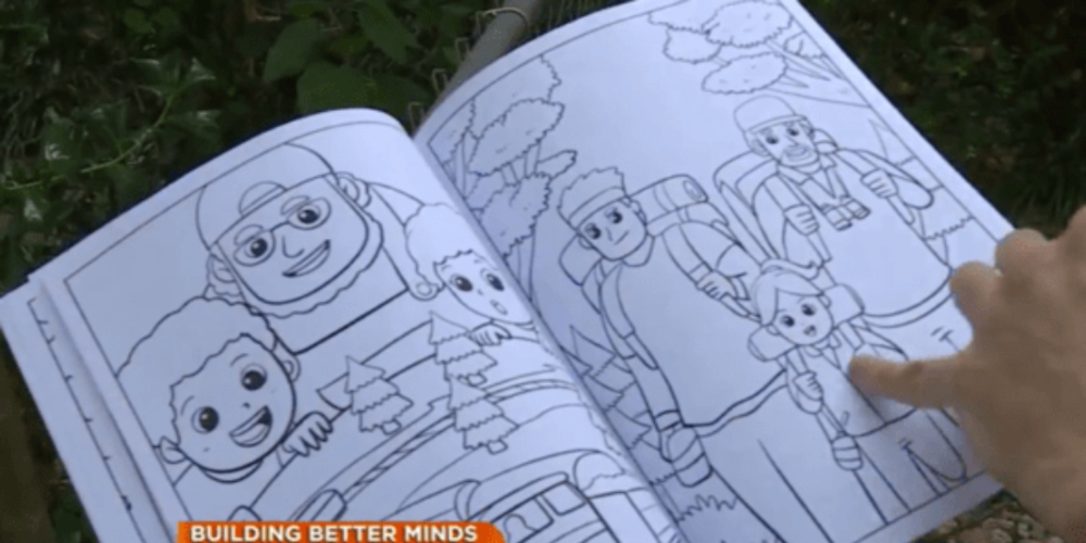 Autor cria livro de colorir infantil com famílias LGBTQ+