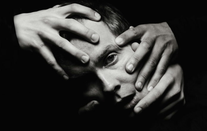 Entre pop atmosphérique et beats électro, Jónsi est de retour avec « Shiver »
